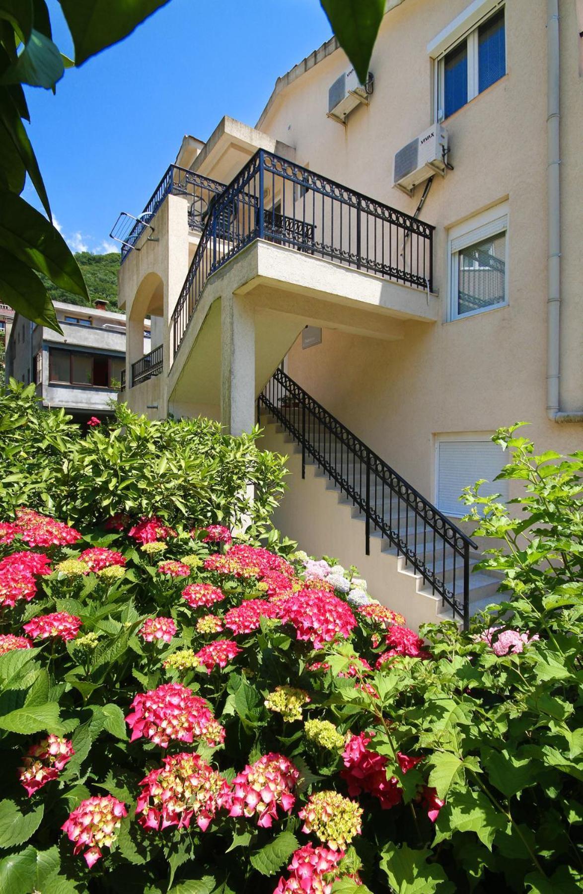 Apartments Raicevic Budva Ngoại thất bức ảnh