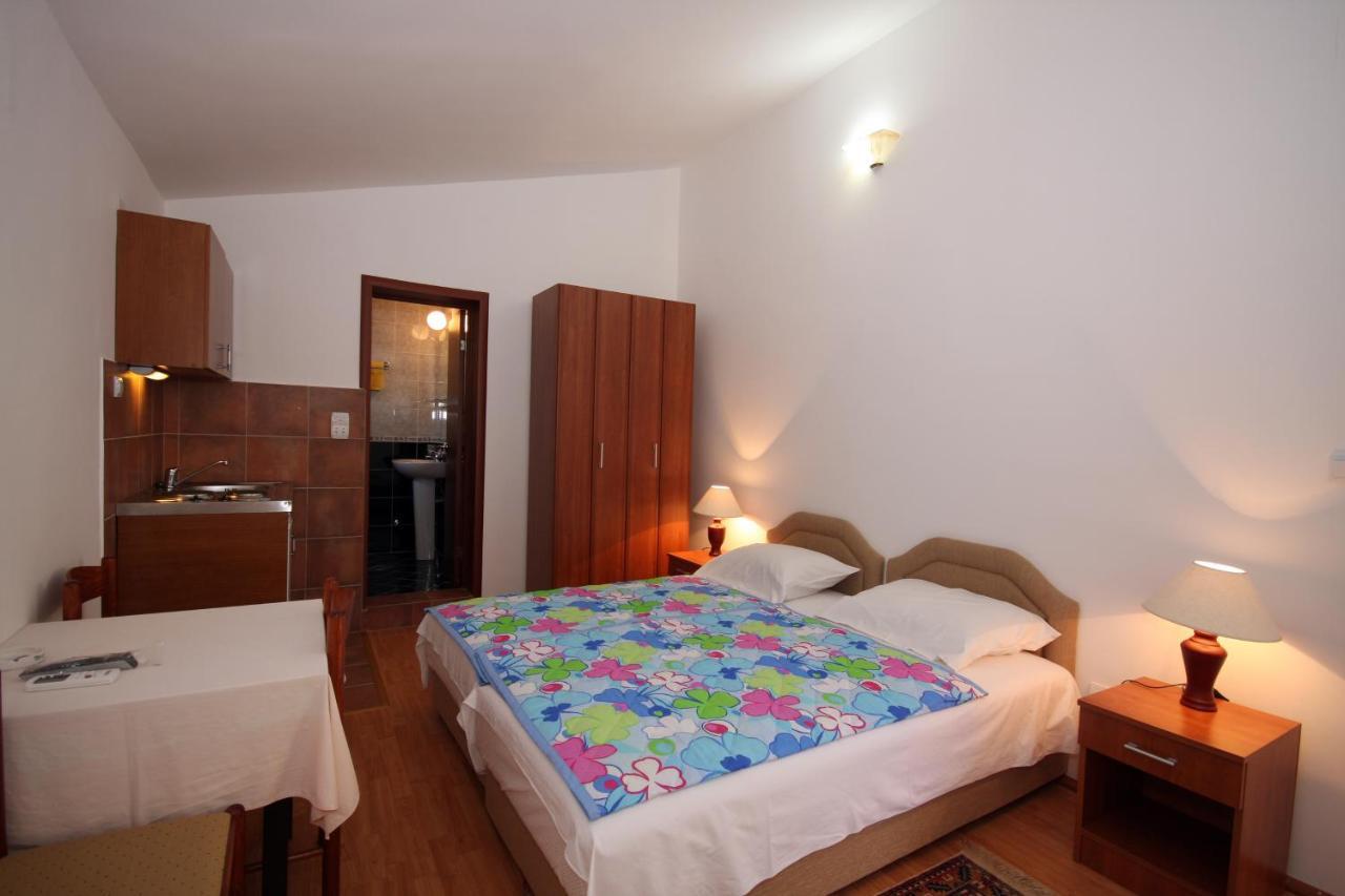Apartments Raicevic Budva Phòng bức ảnh